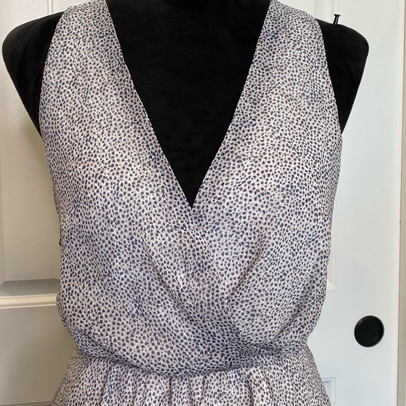 New! Beautiful Layered Chiffon Plunging Neck Dress - Picture 6 of 10